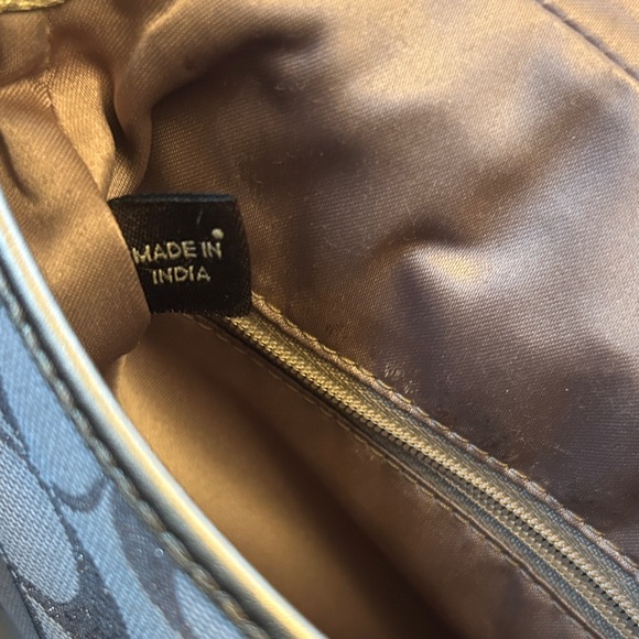 Coach Signature C Gold and Cream Soho Crossbody bag - Picture 13 of 16